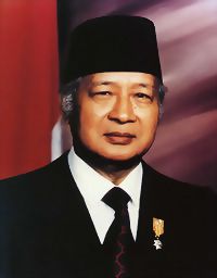 Capaian dan Warisan Politik Luar Negeri Era Presiden Soeharto (Orde
