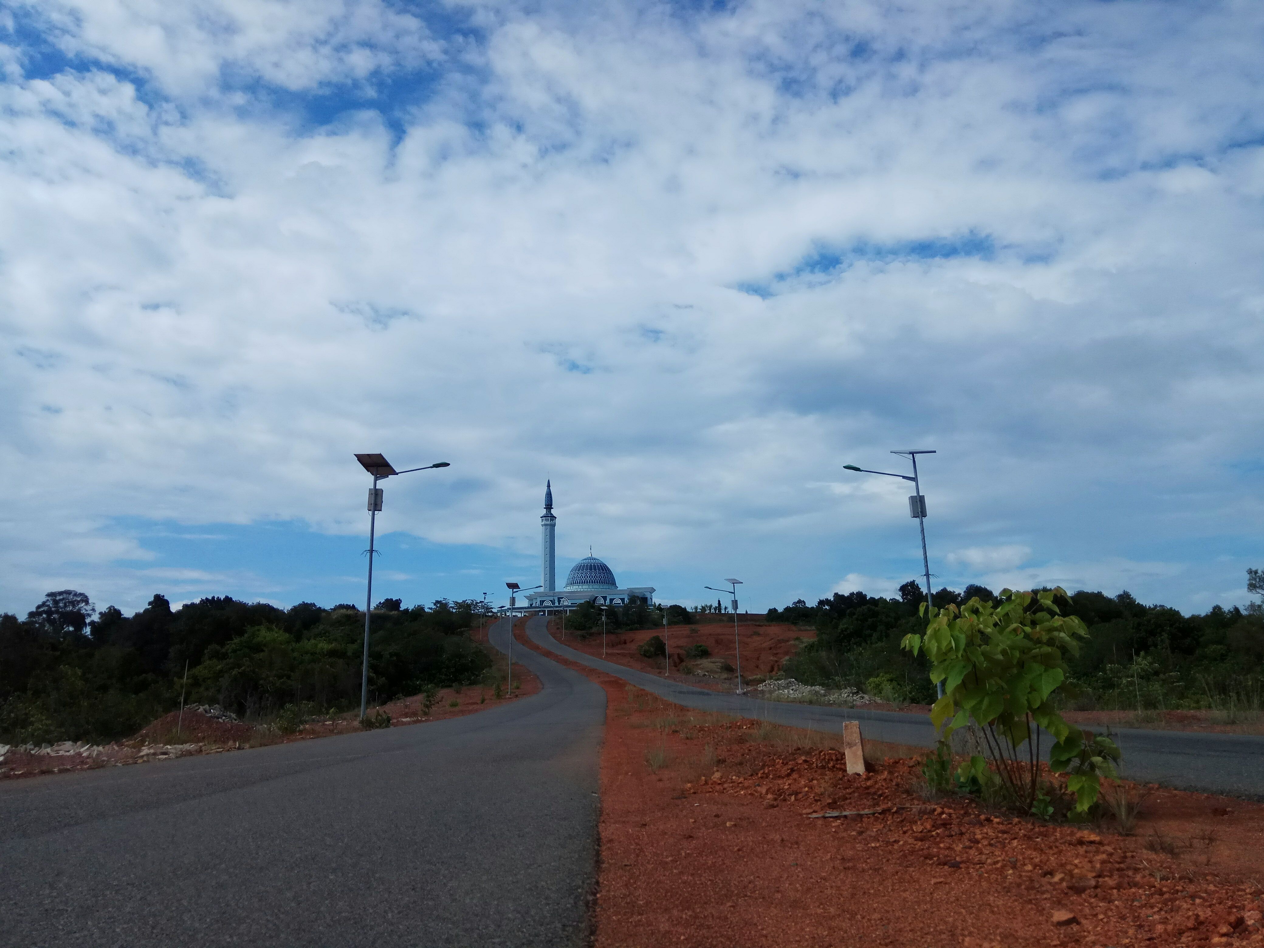 Antara Dua Masjid: Dompak dan Taliwang