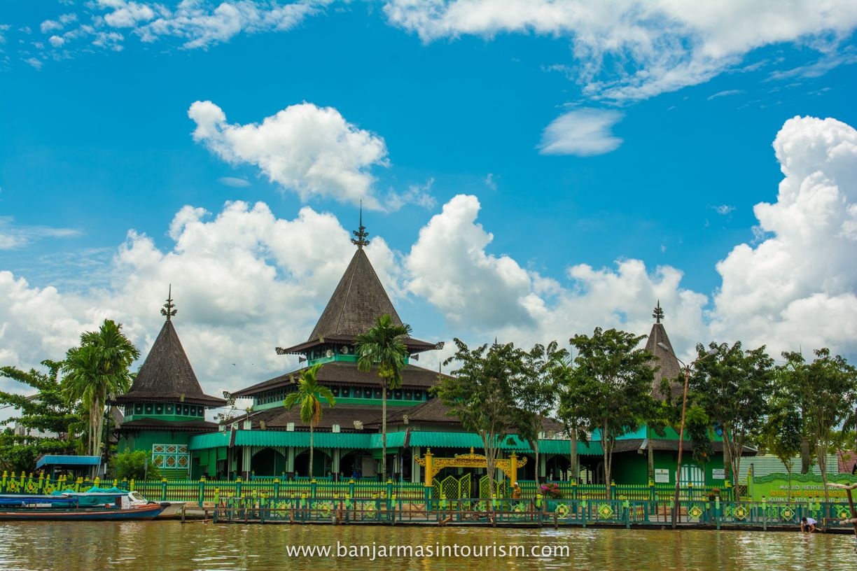 Masjid Sultan Suriansyah, Pangeran Samudera, dan Hikayat Banjar Halaman