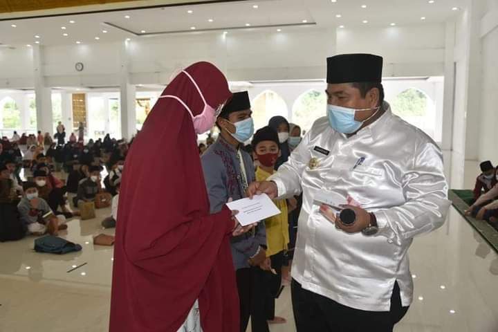 Diserahkan Suhatri Bur, Baznas, Bank Nagari dan Mahyuddin Berikan Reward untuk 278 Penghafal Quran