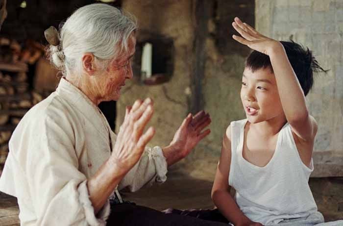 Kue Lebaran untuk Nenek Bermata Perak