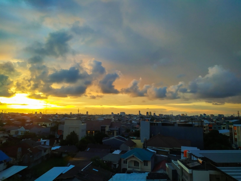 Puisi: Senja di Batas Kota - Kompasiana.com