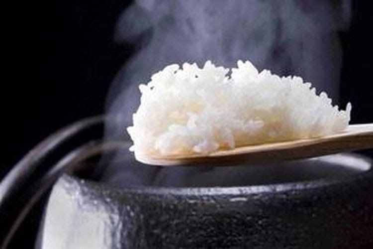Cara Menanak Nasi dengan Periuk dan Manfaat Praktisnya Halaman 1