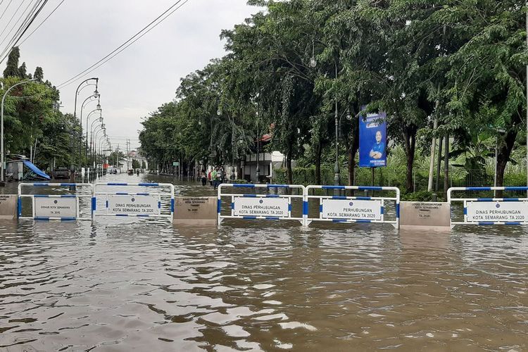 Nyaris Tewas di Sungai Banjir Kanal Timur Semarang Halaman 2