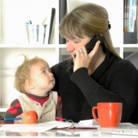 Tips Membagi Waktu Antara Pekerjaan dan Keluarga ala Ibu Rumah Tangga