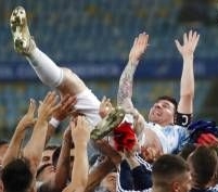 Tahun 2021 dan Dinamika Catatan Sepak Bola Lionel Messi dalam Tawa dan Air Mata