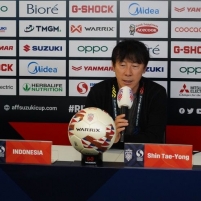 Vietnam Marah Coach Shin Tae-yong Disamakan dengan Pelatih Mereka