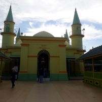 Keanggunan Masjid Sultan Riau Penyengat di Usia Senja