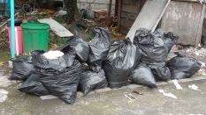 Paradoksal Kantong Plastik: Semakin Dilarang, Makin Banyak Sampahnya
