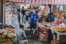 Asyiknya Diajak Belanja ke Pasar Tradisional Bersama Ibu Saat Kecil