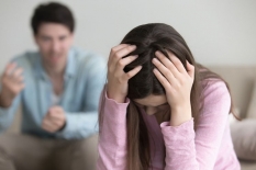 Toxic Relationship: Bertahan karena Status Berdampak pada Pola Asuh Anak
