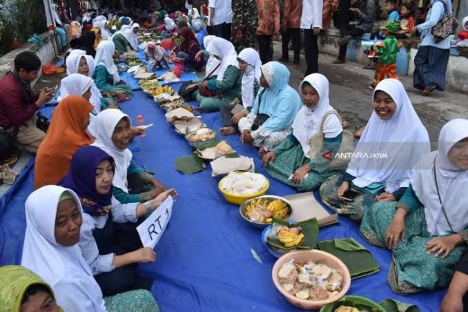 Megengan, Tentang Apem dan Pisang yang Setia Menemani