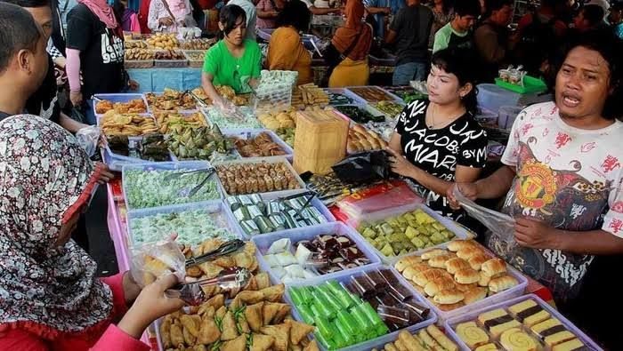 Menyegerakan Berbuka dan Mengakhirkan Sahur, Sunnah yang Mudah, Siapa yang Tak Senang?