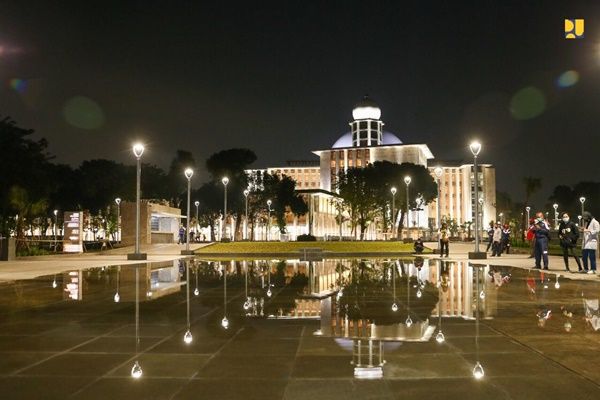 Masjid Istiqlal, Dirancang Umat Protestan dan Dijaga Umat Katholik