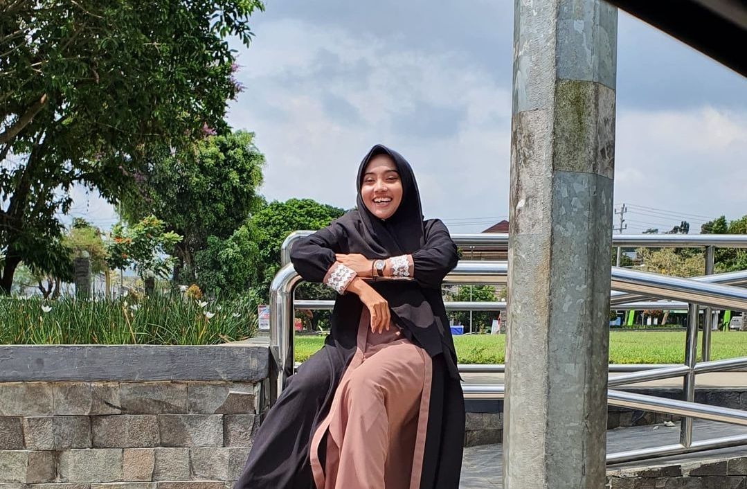 Ustadzah Mumpuni Handayayekti Sosok Da iyah Muda Milenial Halaman 1 ustadzah-mumpuni-handayayekti-sosok-da-iyah-muda-milenial-halaman-1