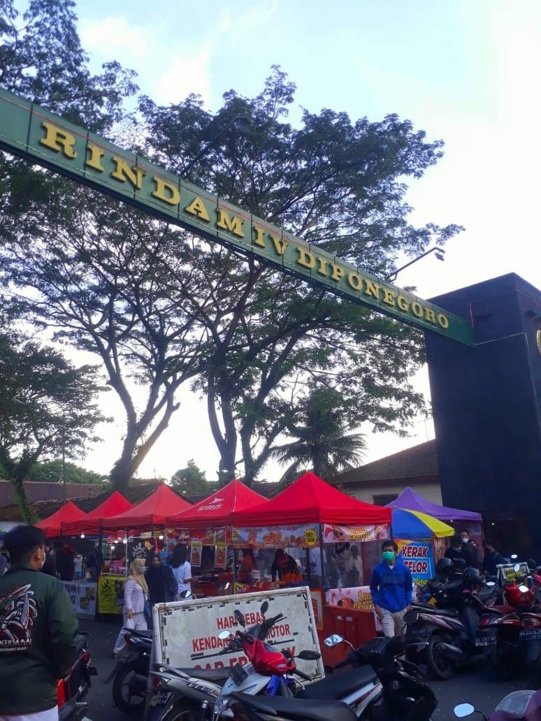 Ngabuburit Berburu Takjil di Pasar Jajan Ramadan Rindam Magelang