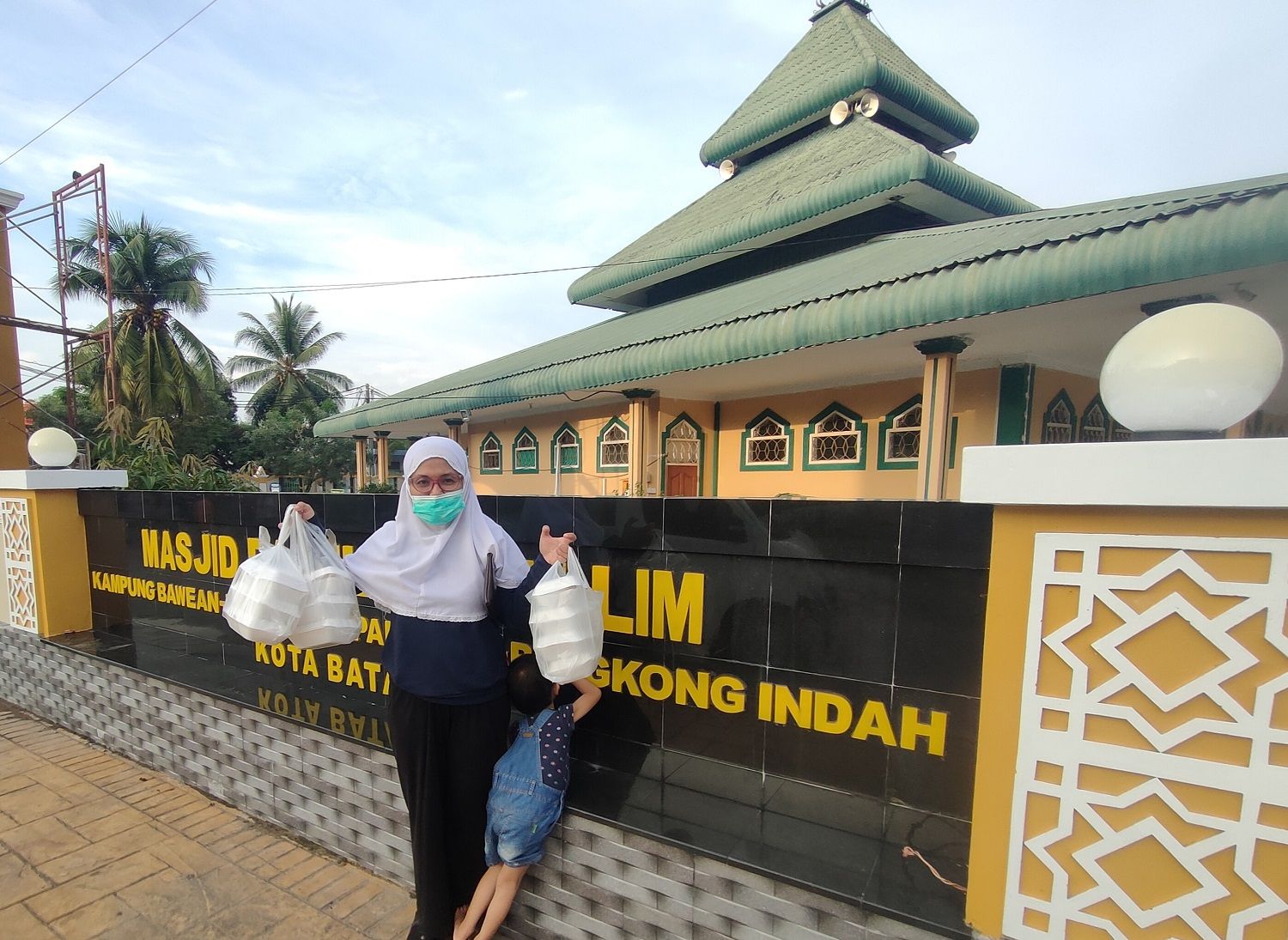 Ramadan, Saatnya Berbagi Makanan di Masjid Dekat Rumah