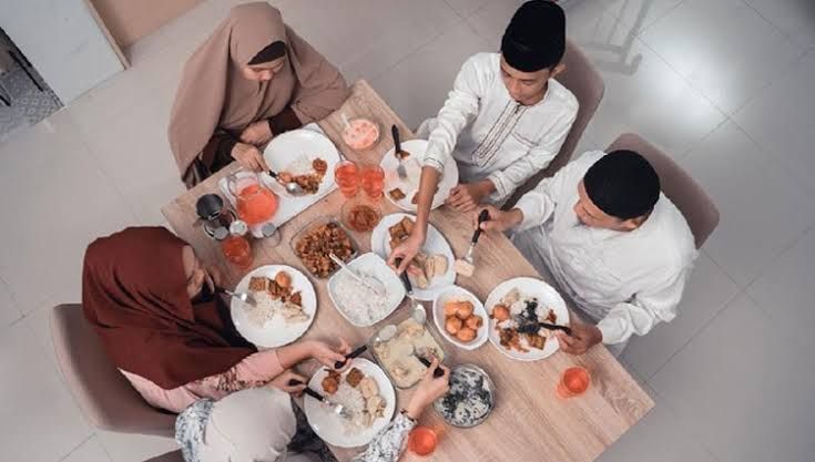 Hikmah di Balik Dua Tahun Ramadan di Rumah Saja