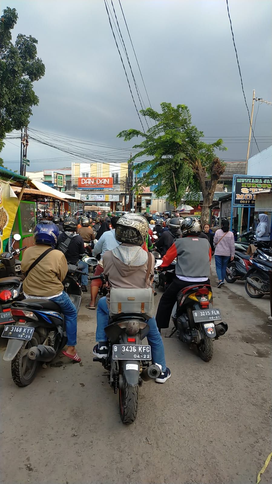 Rumah, Tempat Ternyaman Ngabuburit bagi Warga Bekasi