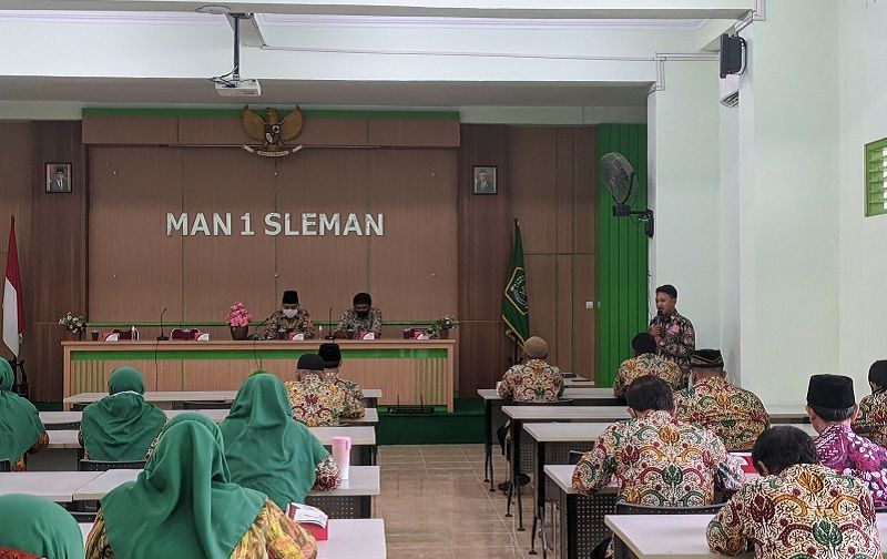 Bukalah Pintu Rezeki dengan Istighfar