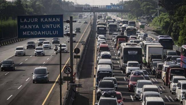 Arus Balik Mudik 2022: Tol Cipali Arah Jakarta Masih Padat, Jalur Menuju Surabaya Terpantau Lengang