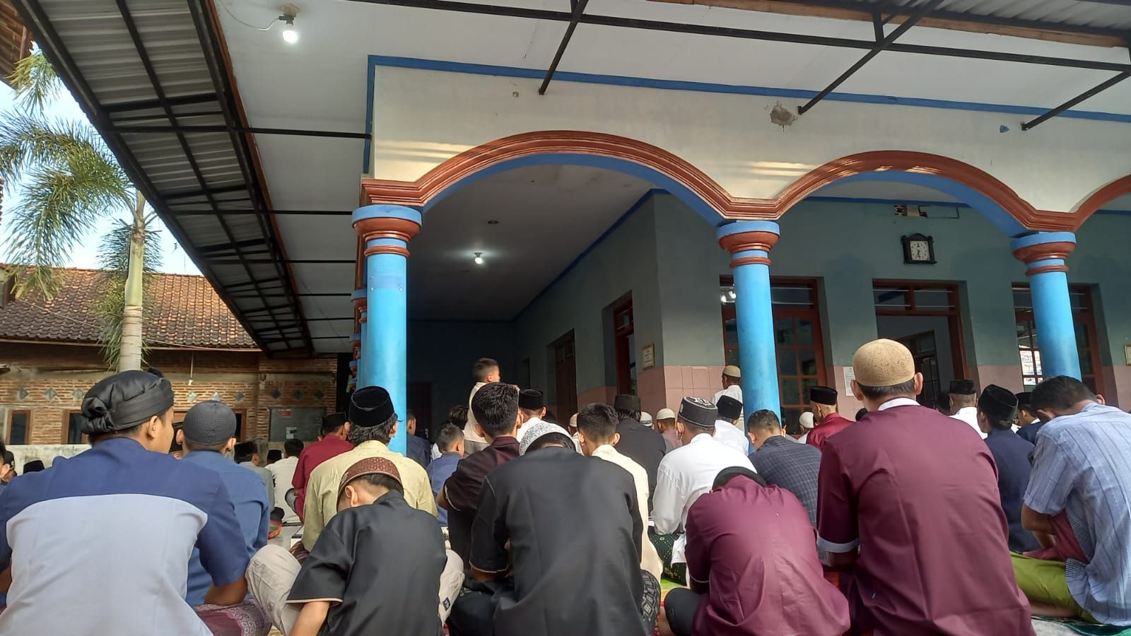 Potret Suasana Idul Fitri di Kabupaten Pekalongan, Antusiasme Sholat Ied hingga Tradisi Halal Bihalal