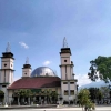 Menikmati Indahnya Masjid Agung dari Sudut Alun-Alun Garut