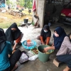 Pemanfaat Limbah Pertanian sebagai Bahan Pembuatan Pupuk Organik Cair Guna Membantu Petani Indonesia