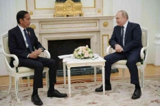 Diplomasi Meja Panjang dan Meja Pendek a la Putin