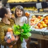 Manfaat Berbelanja Bersama Anak ke Pasar Tradisional