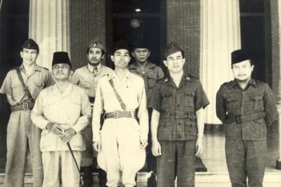 Undangan dari Gubernur DKI Jakarta sebagai Keluarga Pahlawan