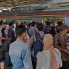 Harga BBM Naik, KRL Commuterline Kian Padat Penumpang