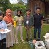 Mahasiswa KKN-T Mandiri Universitas Palangka Raya Sosialisasikan Pembuatan Pupuk Organik dari Limbah Kotoran Hewan Walet