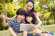 Mengiringi Sukses Anak dengan Digital Parenting