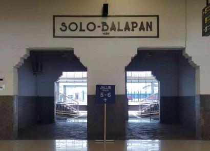Menikmati Solo Traveling ke Solo dengan KRL Jogja-Solo