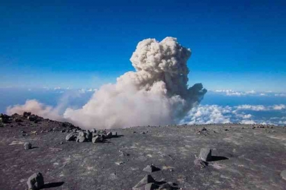 Inilah Mengapa Debu Vulkanik Gunung Berapi Berbahaya bagi Kesehatan