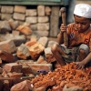 Potret Buram Kemiskinan: Bekerja di Usia Dini demi Sesuap Nasi