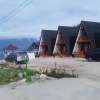 Villa Rumah Kayu di Tepian Danau Toba