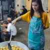 Viral Penjual Tahu Goreng Cantik, Sebuah Konsep Gerilya Marketing untuk Menarik Calon Pembeli