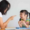 Hati-hati! 10 Perkataan Orangtua yang Menyakiti Hati Anak