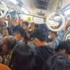 Gangguan KRL di Jumat Pagi Berimbas pada Brutalnya Transit di Stasiun Manggarai