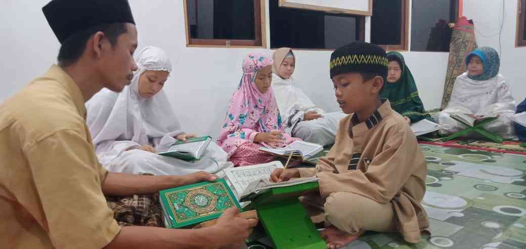 72 Persen Muslim Indonesia Ternyata Buta Aksara Al Qur'an, Benarkah?