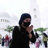 Click Goes to Jogja: Saya Non-muslim Boleh Masuk Masjid Raya Sheikh Zayed, asal...
