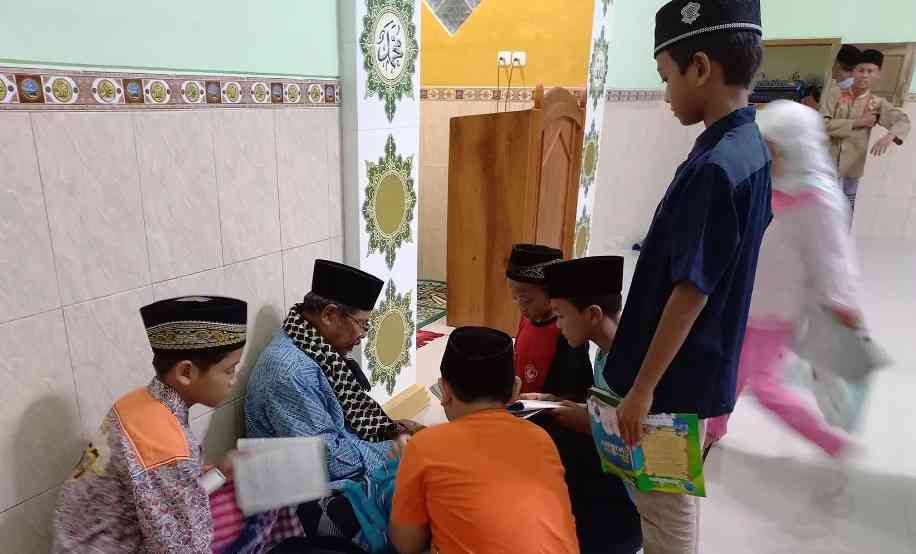 Tradisi Berburu Imam Tarawih yang Kini Hilang