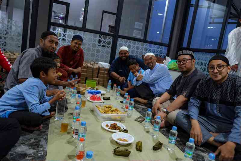 Yang Beda dan Mengena dari Buka Puasa Bersama ala Muslim Bikers Indonesia