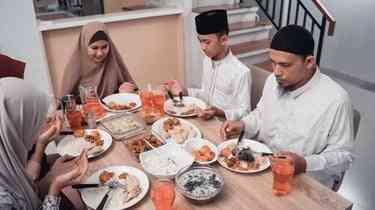 Awal Mula Umat Muslim Makan Sahur Saat Jalani Puasa Ramadhan