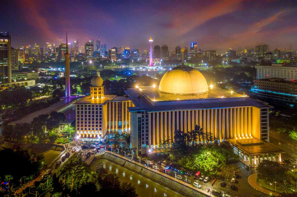 Kamu Harus Tahu! 7 Rekomendasi Masjid I'tikaf Terbaik di Depok dan Jakarta