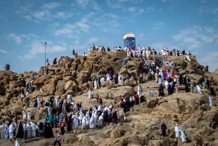 Meneladani Cinta Adam dan Hawa di Jabal Rahmah