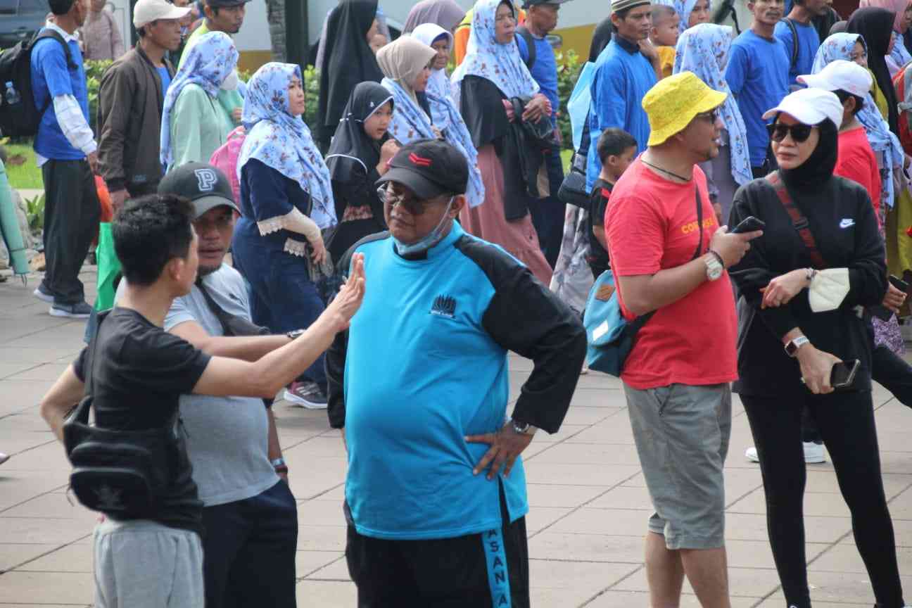 Tetap Fit dan Sehat Selama Ramadhan: Dengan Berolahraga Santai Bareng Teman kantor