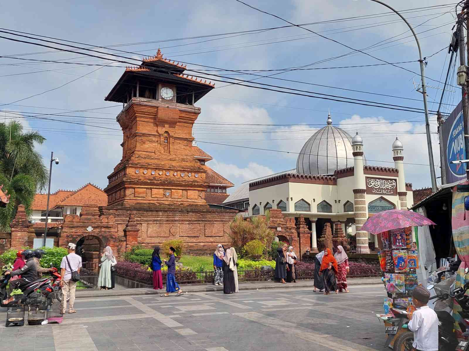 Mengenal Tradisi Buka Luwur di Menara Kudus